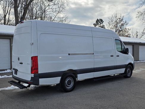 Used 2020 Mercedes-Benz Sprinter 2500 w/ Driver Convenience Package image 4