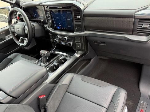 Used 2025 Ford F150 Raptor AWD/4WD image 17