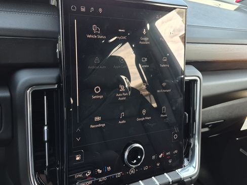 New 2026 GMC Yukon Denali w/ Advanced Technology Package AWD/4WD image 13