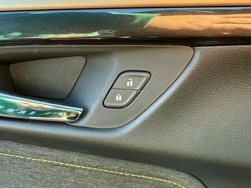 Used 2025 Chevrolet TrailBlazer ACTIV w/ Convenience Package image 16