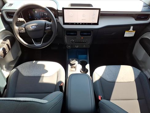 New 2025 Ford Maverick XLT image 9