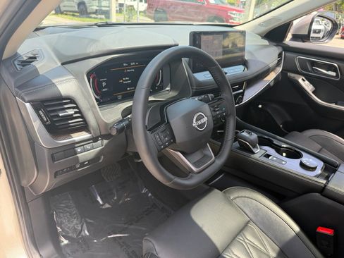 Used 2026 Nissan Rogue Platinum w/ Platinum Premium Package AWD/4WD image 10