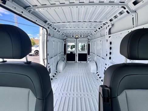 Used 2025 RAM ProMaster 3500 FWD image 24