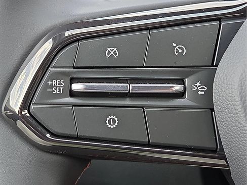 New 2026 Chevrolet Equinox RS w/ Convenience Package III FWD image 20