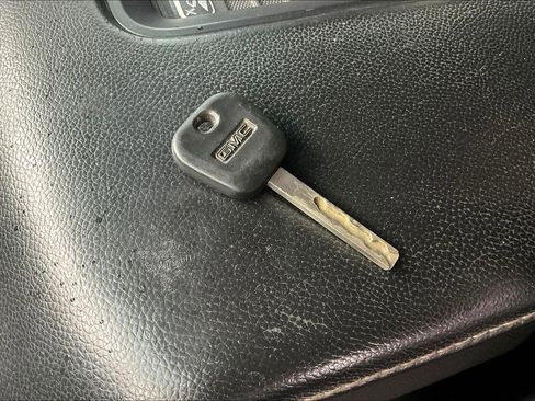 Used 2016 GMC Sierra 3500 Denali w/ Duramax Plus Package image 32