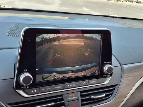 Used 2023 Nissan Altima 2.5 SV image 8