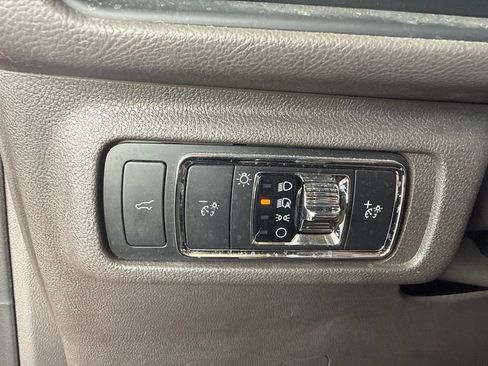 Used 2020 Lincoln Corsair AWD image 14
