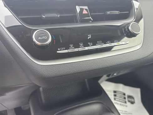 Certified 2025 Toyota Corolla LE image 25