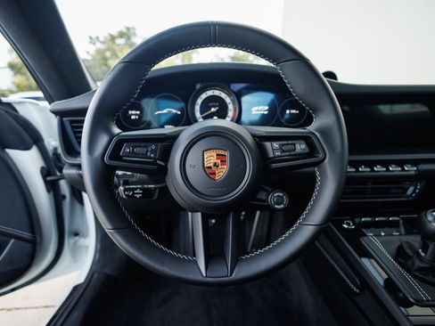 Used 2022 Porsche 911 GT3 RWD image 40