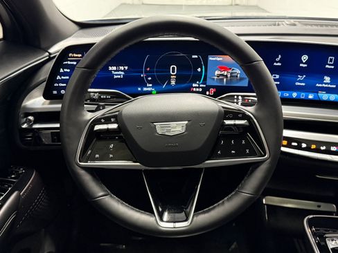 Used 2024 Cadillac Lyriq Luxury AWD/4WD image 18