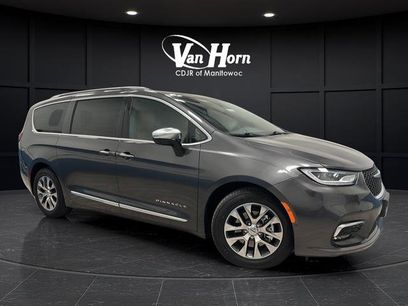 Used 2023 Chrysler Pacifica Pinnacle
