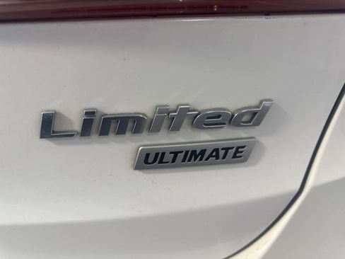 Used 2017 Hyundai Santa Fe Limited w/ Cargo Package image 13