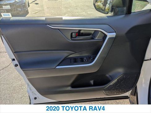 Used 2020 Toyota RAV4 LE image 12