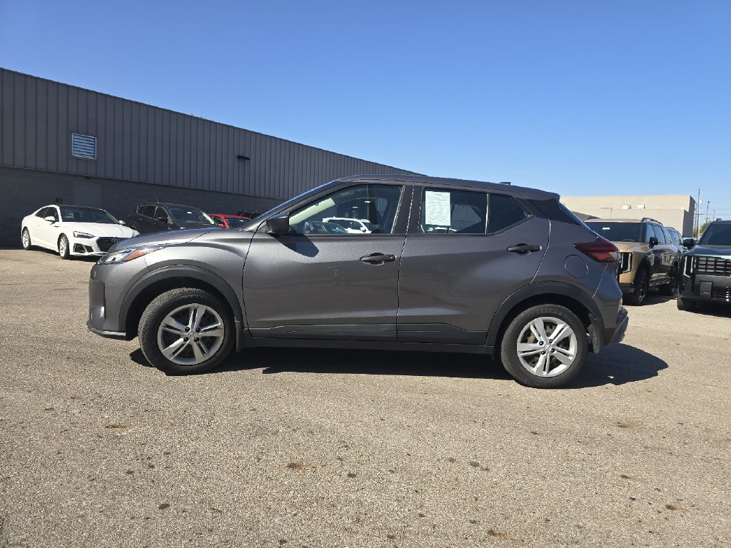 Used 2021 Nissan Kicks S FWD image 10