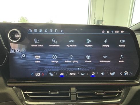 Used 2025 Chevrolet Equinox EV RS FWD image 14