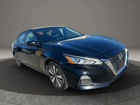 Used 2021 Nissan Altima 2.5 SV image 3