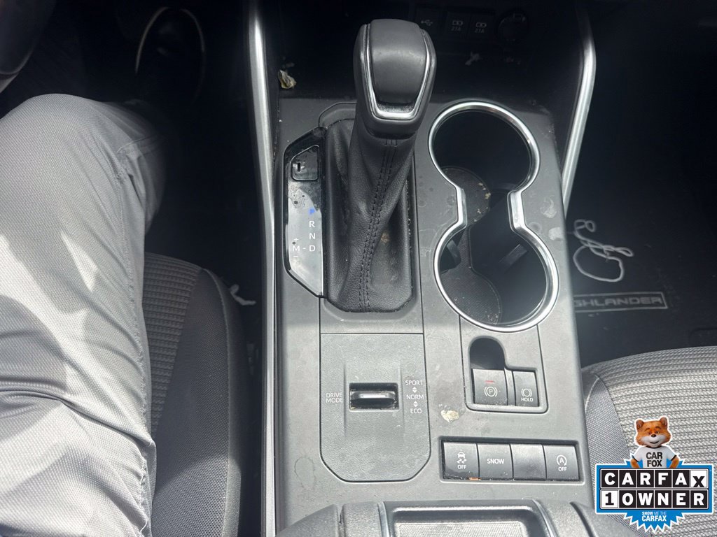 Used 2021 Toyota Highlander LE FWD image 23