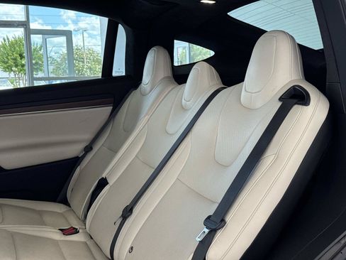Used 2023 Tesla Model X AWD/4WD image 6