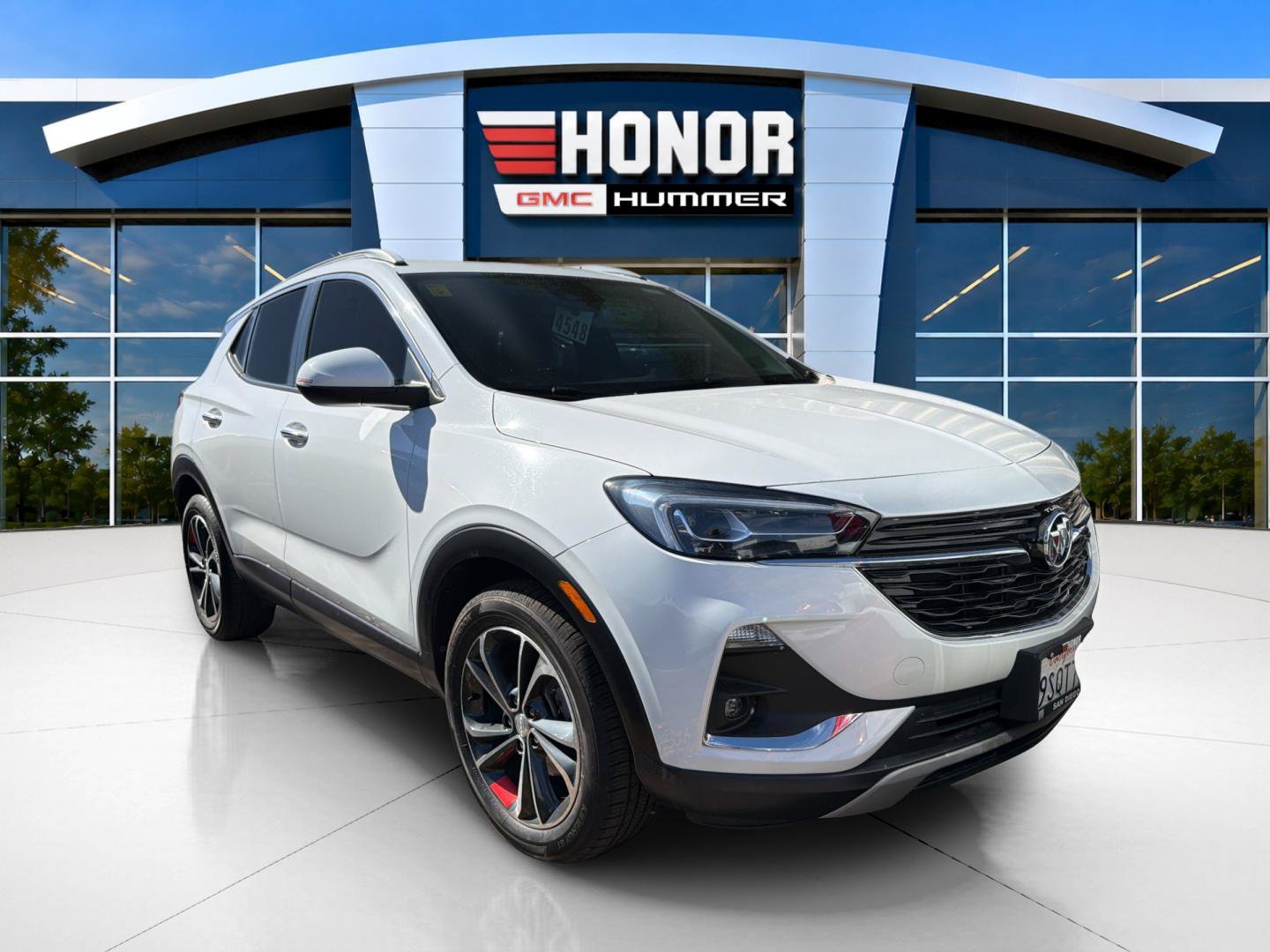 Used 2022 Buick Encore GX Essence FWD image 2