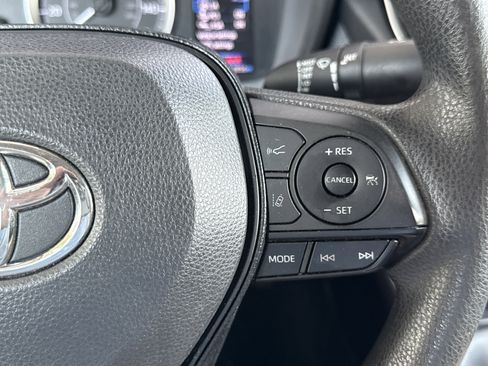 Used 2020 Toyota Corolla LE image 14