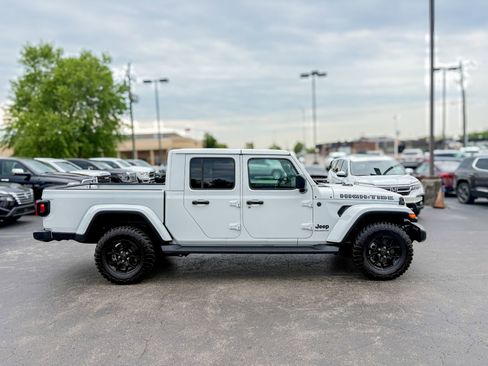 Used 2025 Jeep Gladiator Sport AWD/4WD image 22