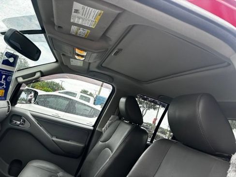 Used 2012 Nissan Frontier SL w/ Moonroof Pkg AWD/4WD image 4
