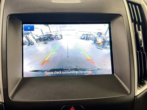 Used 2020 Ford Edge ST-Line w/ Cold Weather Package AWD/4WD image 22