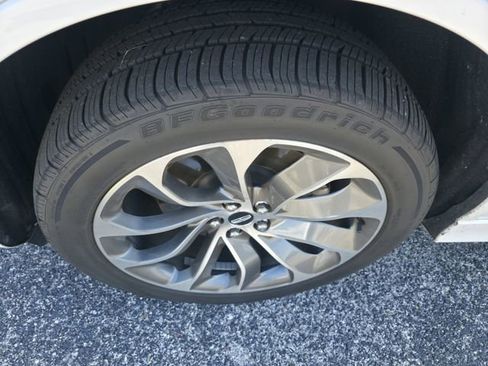 Used 2023 Lincoln Aviator Grand Touring image 10