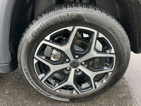 Used 2025 Jeep Compass Limited image 31