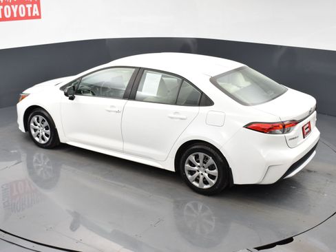 Used 2021 Toyota Corolla LE w/ Carpet Mat Package (TMS) image 18