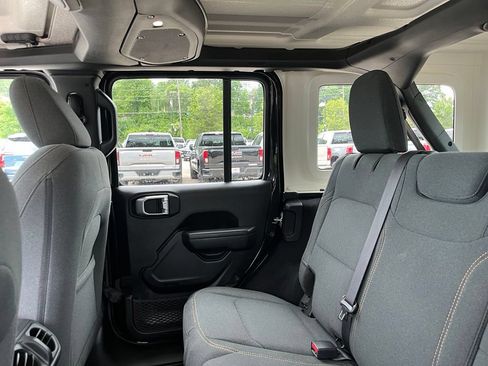 Used 2024 Jeep Wrangler Unlimited Sport AWD/4WD image 18