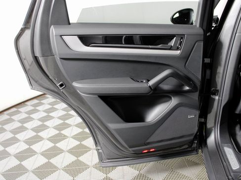 New 2026 Porsche Cayenne image 35