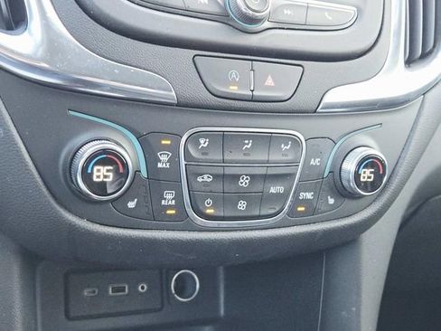 Used 2023 Chevrolet Equinox LT image 22
