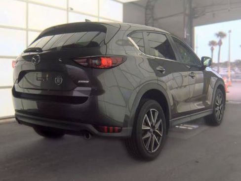 Used 2018 MAZDA CX-5 Touring FWD image 2