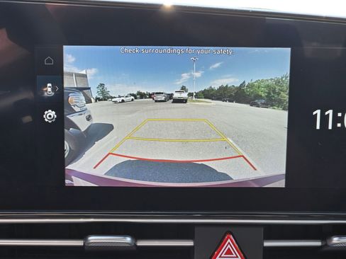 Used 2024 Hyundai Elantra SEL FWD image 30