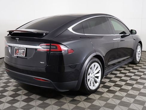 Used 2017 Tesla Model X 75D image 10