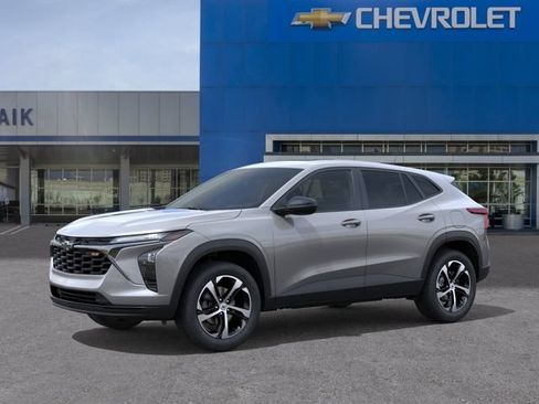 New 2026 Chevrolet Trax RS w/ Sunroof Package FWD image 2