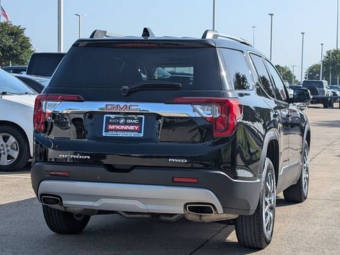 Used 2023 GMC Acadia SLT w/ Technology Package AWD/4WD image 4