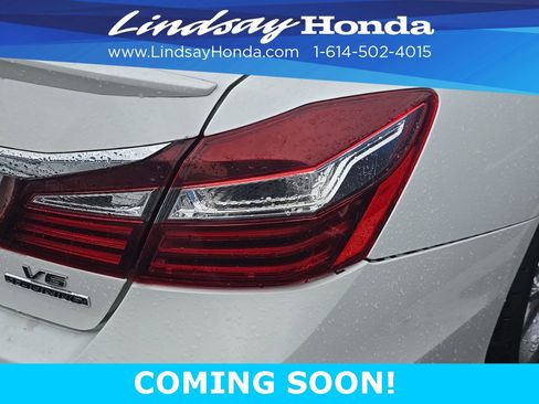 Used 2016 Honda Accord Touring image 16