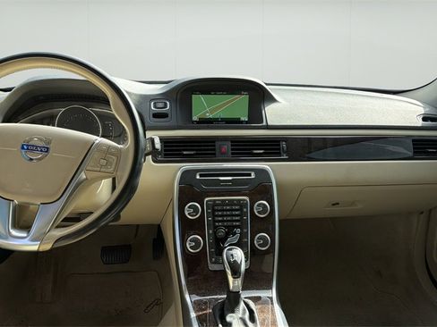 Used 2015 Volvo XC70 T6 Platinum image 11