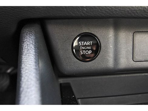Certified 2026 Nissan Rogue SV FWD image 28
