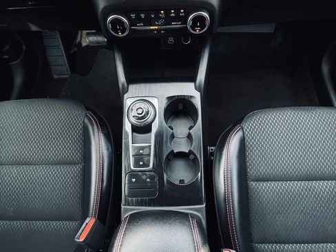 Used 2025 Ford Escape ST-Line image 19