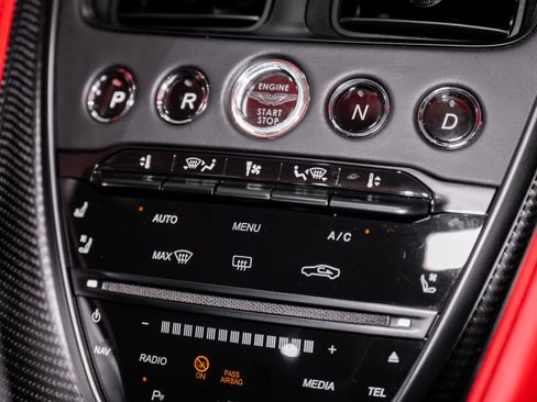 Used 2023 Aston Martin DB11 V8 Coupe image 29