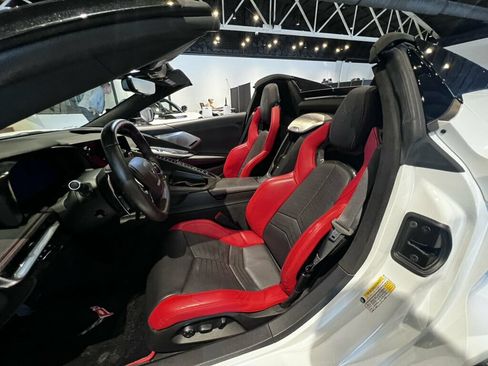 Used 2021 Chevrolet Corvette Stingray Premium Conv w/ Z51 Performance Package RWD image 15