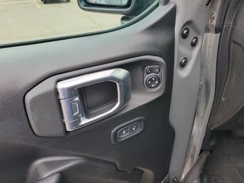 Used 2023 Jeep Wrangler Unlimited w/ Cold Weather Group AWD/4WD image 19
