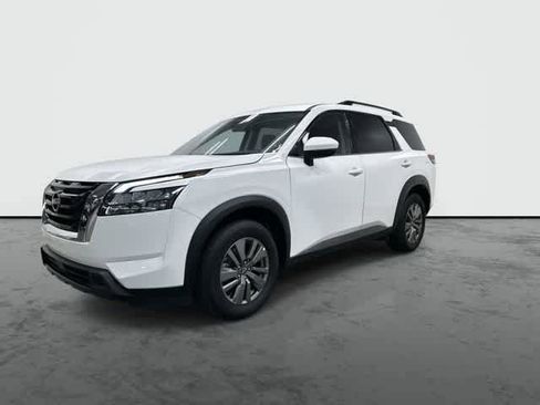 Used 2025 Nissan Pathfinder SV FWD image 8