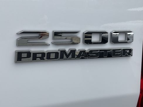 Used 2025 RAM ProMaster 2500 w/ Convenience Group FWD image 7