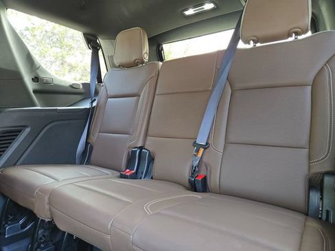 Used 2024 Chevrolet Tahoe High Country AWD/4WD image 9