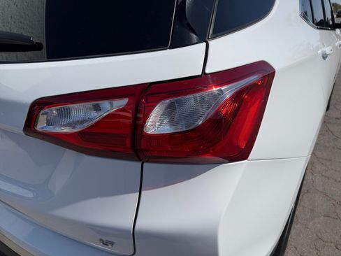Used 2018 Chevrolet Equinox LT FWD image 28