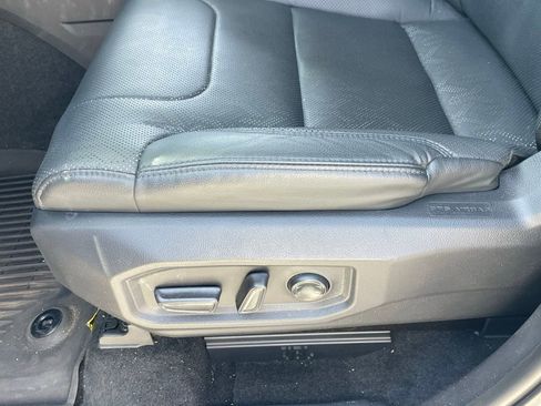 Used 2024 Toyota Tundra Limited AWD/4WD image 5